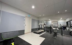 Suite - King Size Bed - Gym&Wifi - Indoor Parking